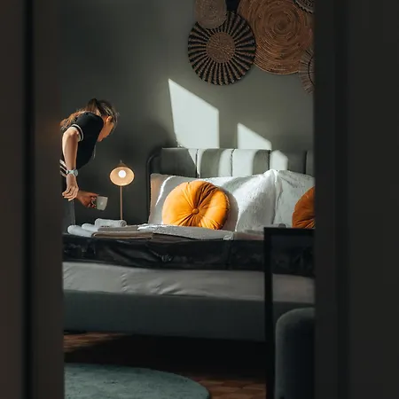 Lägenhet Zentrale Laenggasse - Ruhig - Gratis Parking - Oev Vor Der Tuer