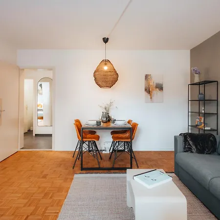 Zentrale Laenggasse - Ruhig - Gratis Parking - Oev Vor Der Tuer Lägenhet *