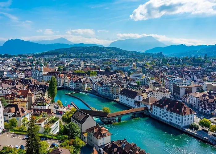 Zentrale Laenggasse - Ruhig - Gratis Parking - Oev Vor Der Tuer Apartment Bern