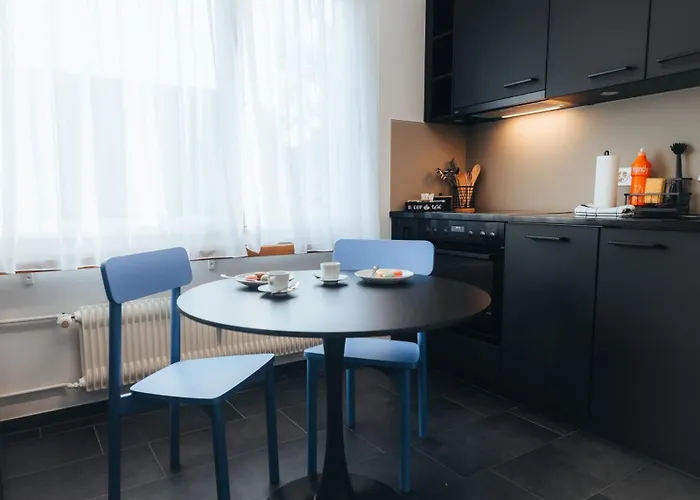 Zentrale Laenggasse - Ruhig - Gratis Parking - Oev Vor Der Tuer Apartment