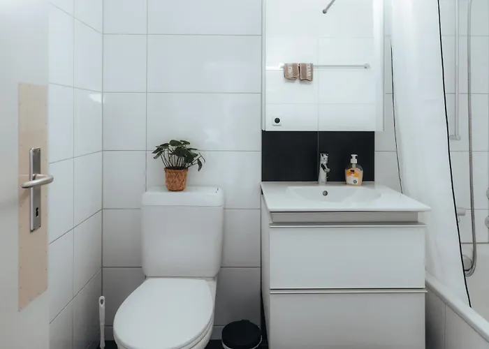 Zentrale Laenggasse - Ruhig - Gratis Parking - Oev Vor Der Tuer Apartment Bern