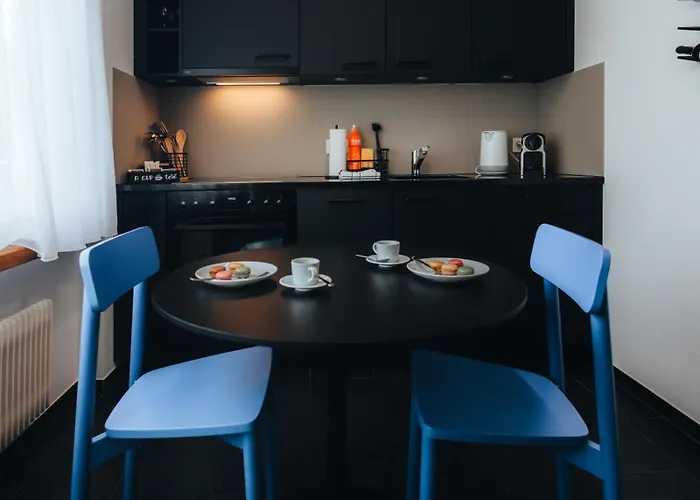 Zentrale Laenggasse - Ruhig - Gratis Parking - Oev Vor Der Tuer Apartment