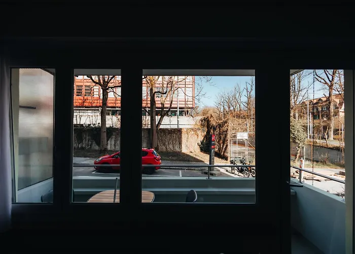 Zentrale Laenggasse - Ruhig - Gratis Parking - Oev Vor Der Tuer Apartment Bern