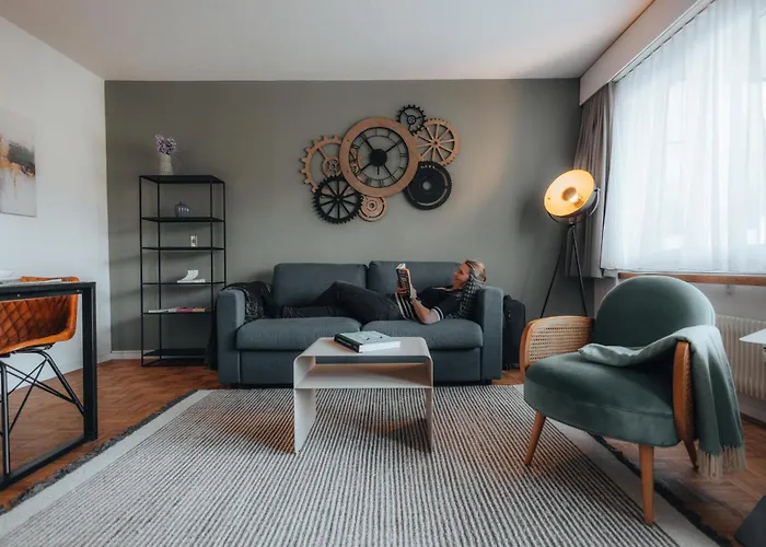 Zentrale Laenggasse - Ruhig - Gratis Parking - Oev Vor Der Tuer Apartment Bern